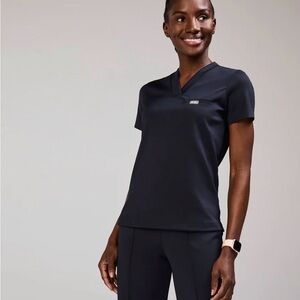 Figs FORMx Slim V-Neck Scrub Top + pants set